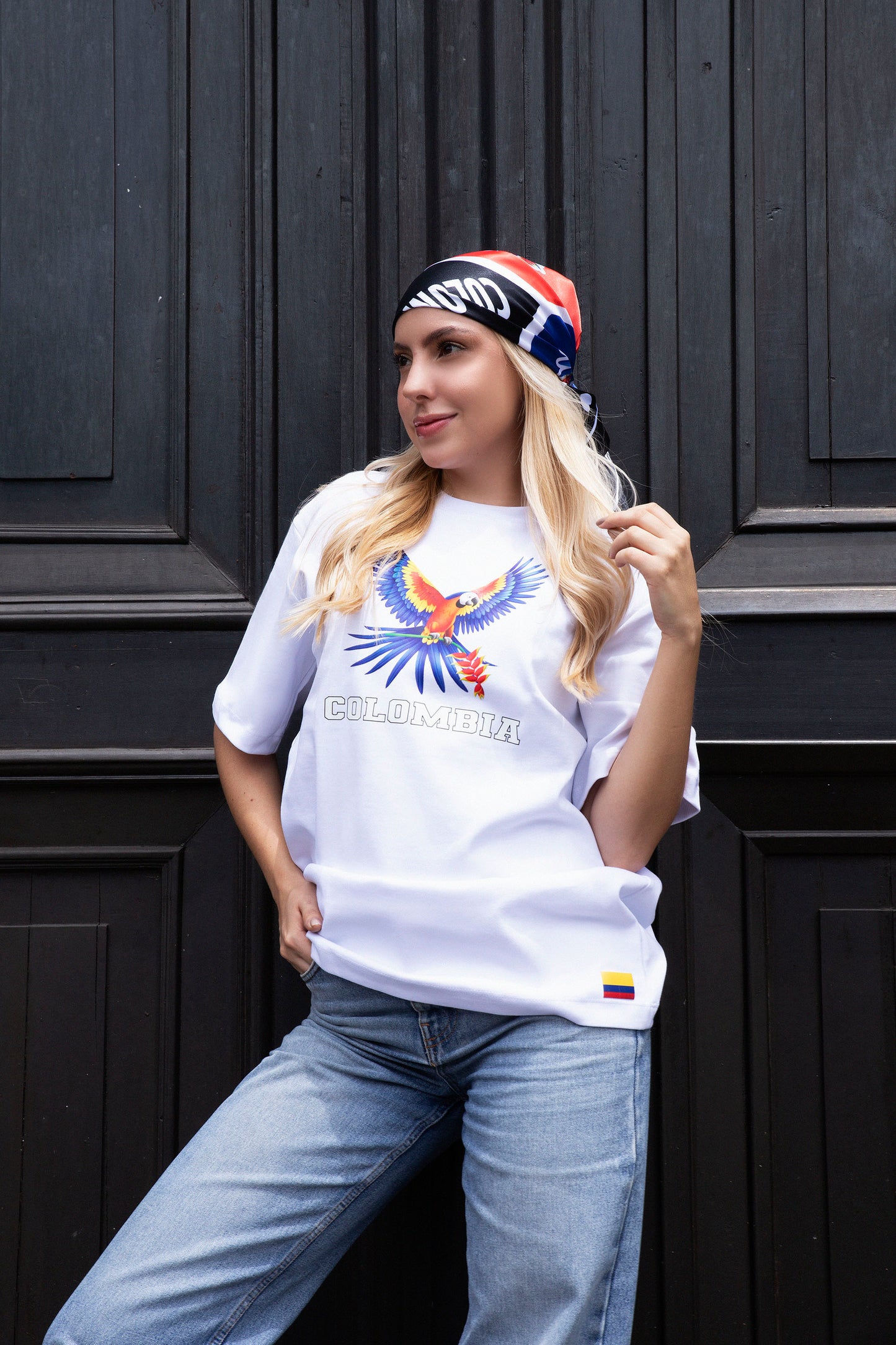 CAMISETA BLANCA CON GUACAMAYA