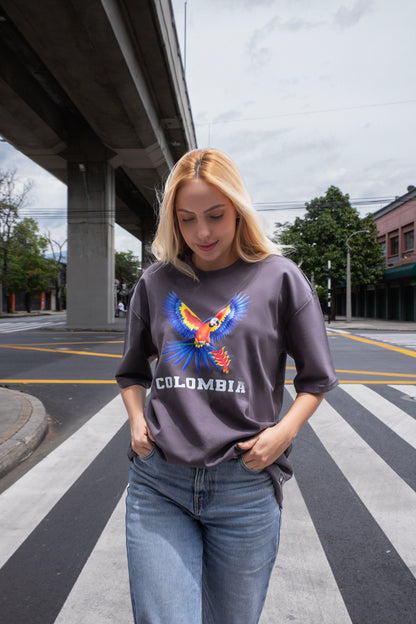 CAMISETA CON GUACAMAYA